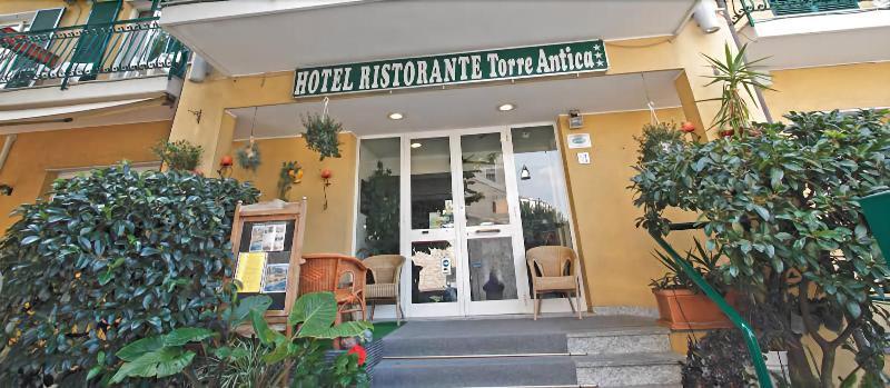 Hotel Torre Antica Loano Exterior foto